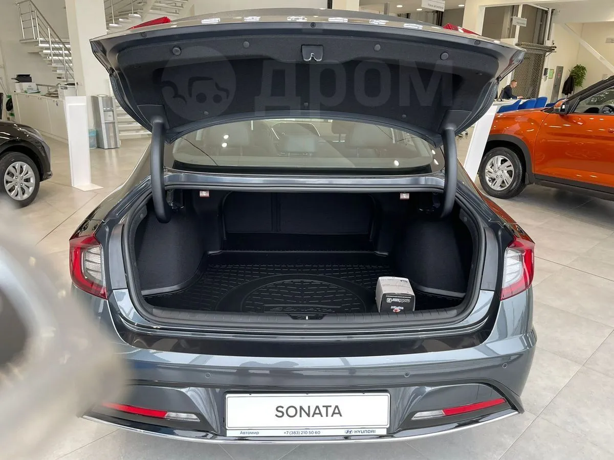 Hyundai Sonata Image 4